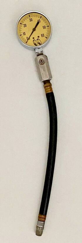 34045 Moon Equipment Co. Vtg Mooneyes Tire Pressure Gauge Made In Usa Read