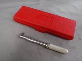 Qj-217a Snap-on 3/8 Inch Drive Torque Wrench 30-200 In-lb With Pb-15 Case