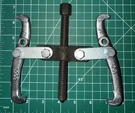 S45C 2-JAW Puller Removal Tool For Gears Pulleys Flywheels 4" Very Clean. Fixed Price $12.00.